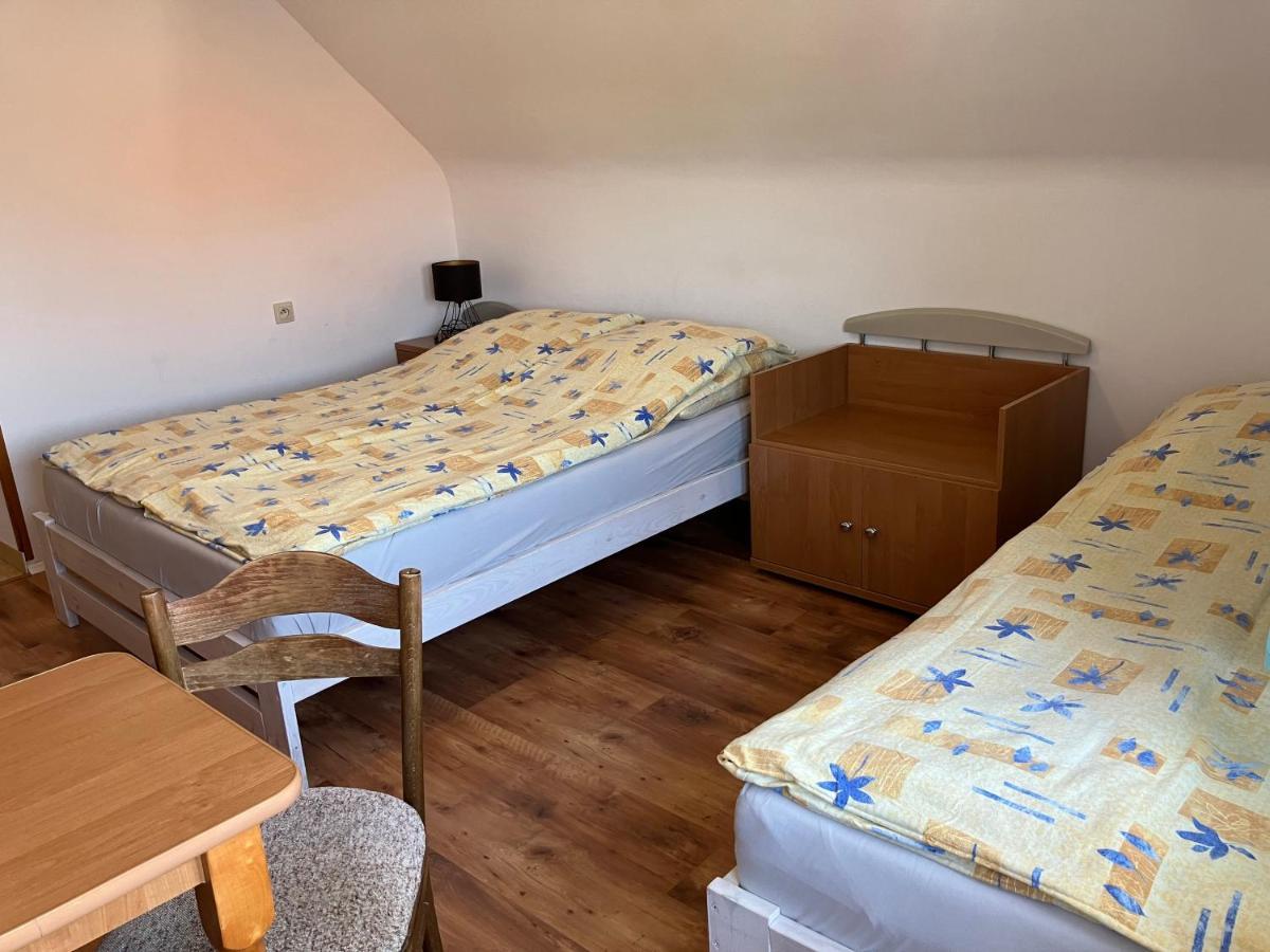 Agat Pokoje Goscinne Apartamenty بوبيروفو المظهر الخارجي الصورة